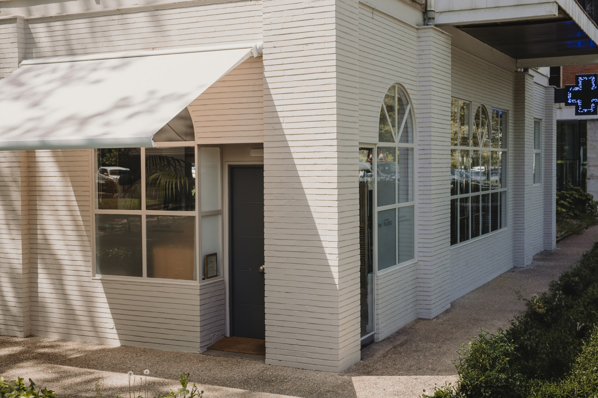 Fachada del estudio
